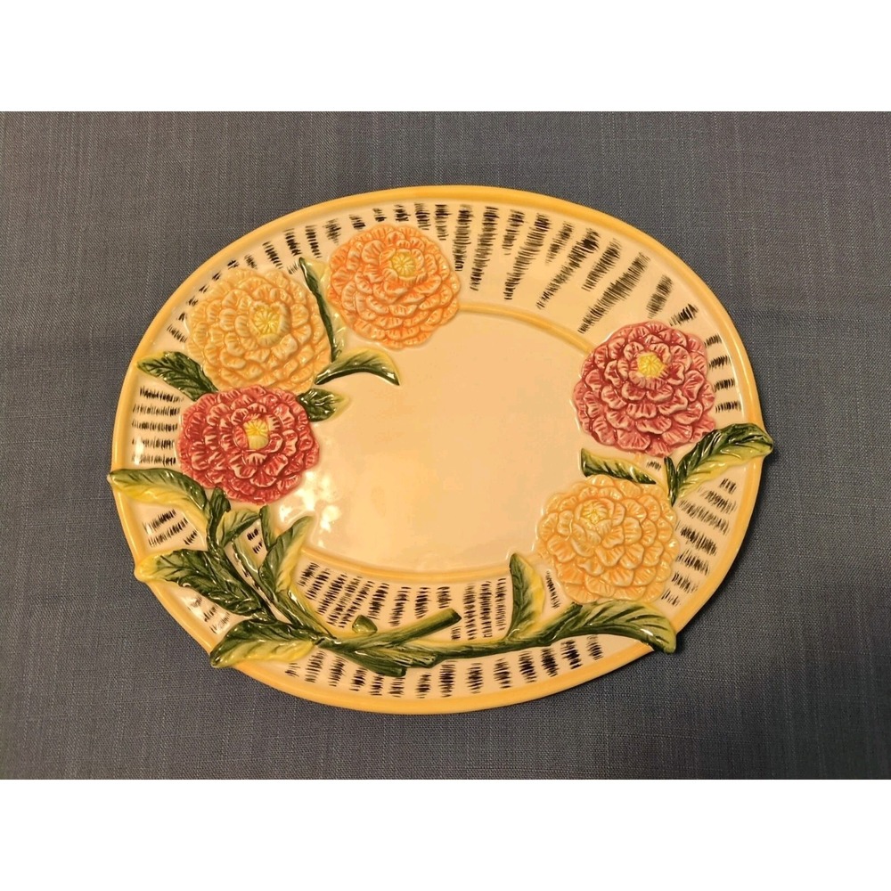 Fitz & Floyd Essentials Chrysanthmums Wall Hanging‎ Plate  9 3/8's x 7 5/8's In